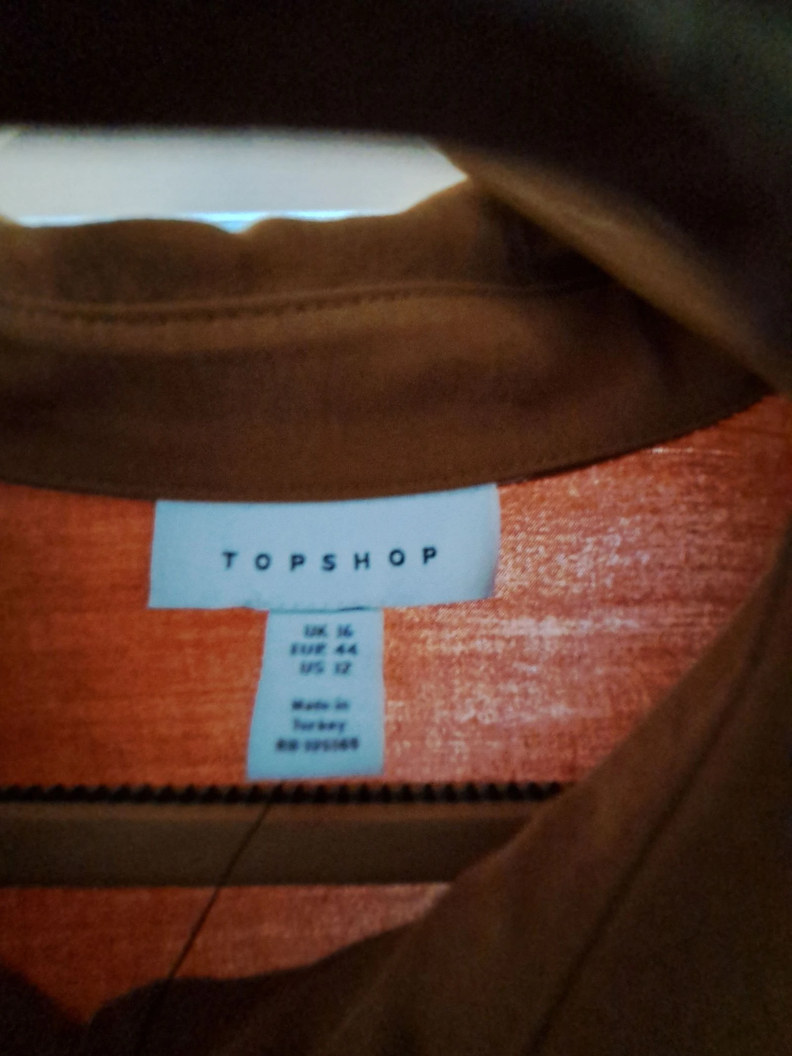 Blusa de mujer a estrenar con etiqueta de precio todavía puesta. – photo 4